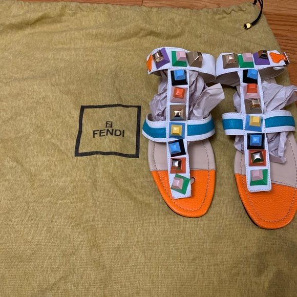 Fendi geometric Studded Sandals with Orange leather top and clasp - Picture 2 of 5